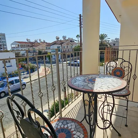 Townbeach With Private Pool