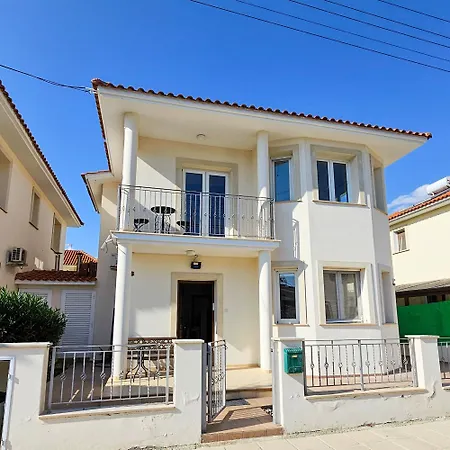 Villa Townbeach With Private Pool Voroklini