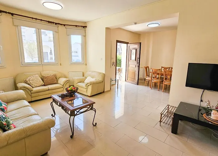 Townbeach With Private Pool * Voroklini