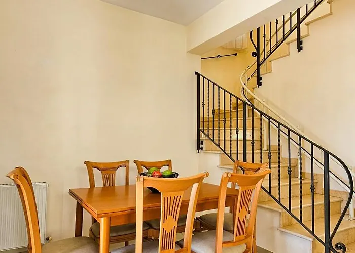 Townbeach With Private Pool Vila